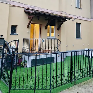 La Bella With Free Private Parking , Bergamo Włochy